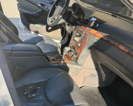 Серый Мерседес 320, объемом двигателя 3.2 л и пробегом 352 тыс. км за 3200 $, фото 3 на Automoto.ua