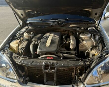 Серый Мерседес 320, объемом двигателя 3.2 л и пробегом 352 тыс. км за 3200 $, фото 4 на Automoto.ua