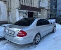 Сірий Мерседес 320, об'ємом двигуна 3.2 л та пробігом 3 тис. км за 5484 $, фото 5 на Automoto.ua