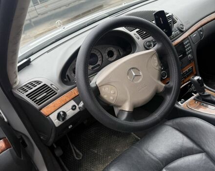 Серый Мерседес 320, объемом двигателя 3.2 л и пробегом 200 тыс. км за 6500 $, фото 5 на Automoto.ua