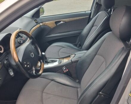 Серый Мерседес 320, объемом двигателя 3.2 л и пробегом 350 тыс. км за 7900 $, фото 16 на Automoto.ua