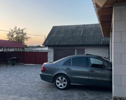 Серый Мерседес 320, объемом двигателя 3.2 л и пробегом 350 тыс. км за 3950 $, фото 6 на Automoto.ua