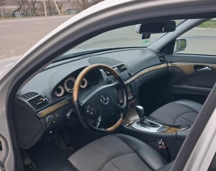 Серый Мерседес 320, объемом двигателя 3.2 л и пробегом 350 тыс. км за 7900 $, фото 17 на Automoto.ua