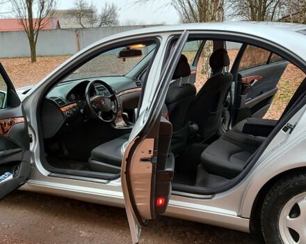 Серый Мерседес 320, объемом двигателя 3.2 л и пробегом 313 тыс. км за 7800 $, фото 6 на Automoto.ua