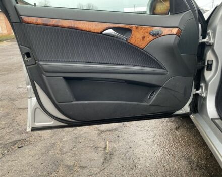 Сірий Мерседес 320, об'ємом двигуна 3.2 л та пробігом 272 тис. км за 3850 $, фото 18 на Automoto.ua