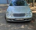 Сірий Мерседес 320, об'ємом двигуна 3.2 л та пробігом 317 тис. км за 6010 $, фото 1 на Automoto.ua
