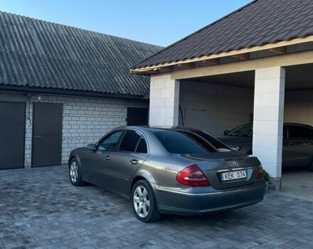 Серый Мерседес 320, объемом двигателя 3.2 л и пробегом 350 тыс. км за 3950 $, фото 3 на Automoto.ua