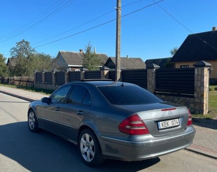 Серый Мерседес 320, объемом двигателя 3.2 л и пробегом 350 тыс. км за 3950 $, фото 2 на Automoto.ua