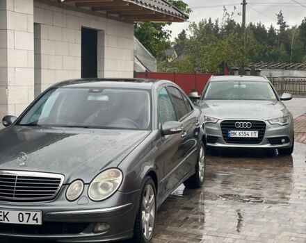 Серый Мерседес 320, объемом двигателя 3.2 л и пробегом 350 тыс. км за 3950 $, фото 1 на Automoto.ua