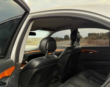 Серый Мерседес 320, объемом двигателя 3.2 л и пробегом 450 тыс. км за 6500 $, фото 7 на Automoto.ua