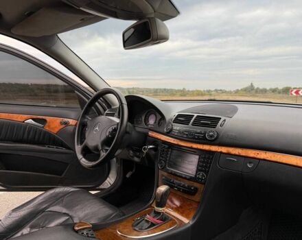 Серый Мерседес 320, объемом двигателя 3.2 л и пробегом 450 тыс. км за 6500 $, фото 9 на Automoto.ua