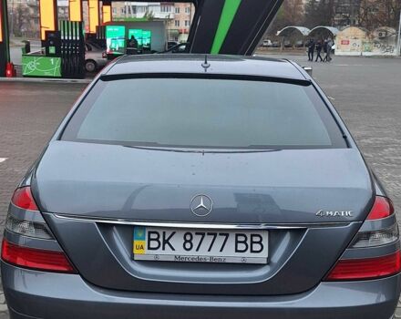 Сірий Мерседес 320, об'ємом двигуна 3.2 л та пробігом 302 тис. км за 10200 $, фото 1 на Automoto.ua