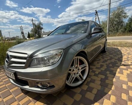 Серый Мерседес 320, объемом двигателя 3 л и пробегом 212 тыс. км за 10700 $, фото 1 на Automoto.ua