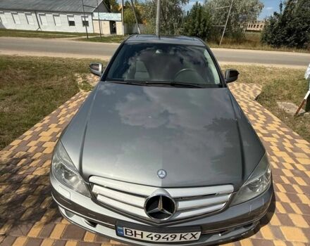 Серый Мерседес 320, объемом двигателя 3 л и пробегом 212 тыс. км за 10700 $, фото 2 на Automoto.ua