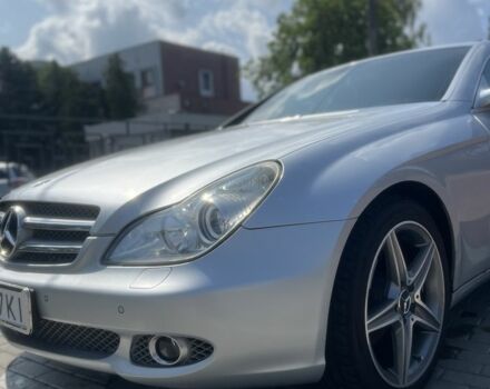 Серый Мерседес 320, объемом двигателя 3 л и пробегом 300 тыс. км за 12500 $, фото 2 на Automoto.ua