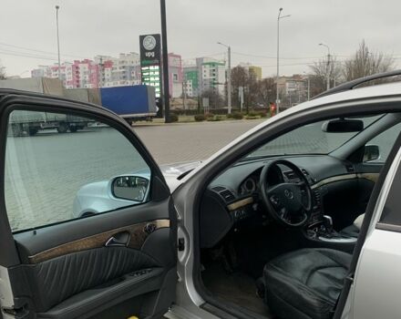 Серый Мерседес 320, объемом двигателя 3.2 л и пробегом 362 тыс. км за 3333 $, фото 9 на Automoto.ua