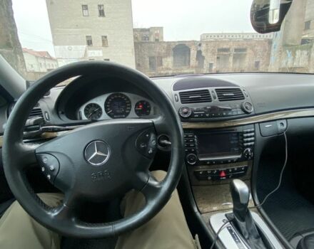 Серый Мерседес 320, объемом двигателя 3.2 л и пробегом 440 тыс. км за 6900 $, фото 4 на Automoto.ua