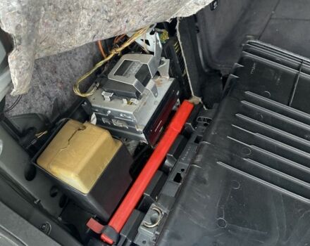 Серый Мерседес 320, объемом двигателя 3.2 л и пробегом 440 тыс. км за 6900 $, фото 8 на Automoto.ua