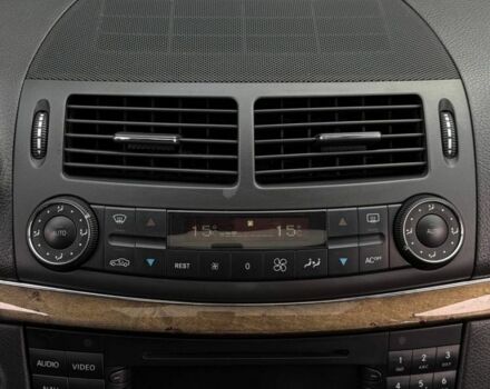 Серый Мерседес 320, объемом двигателя 3.2 л и пробегом 270 тыс. км за 8700 $, фото 9 на Automoto.ua