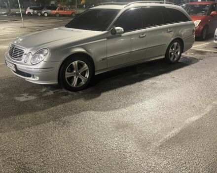 Серый Мерседес 320, объемом двигателя 3.2 л и пробегом 270 тыс. км за 8700 $, фото 1 на Automoto.ua