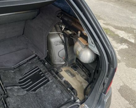 Серый Мерседес 320, объемом двигателя 3.2 л и пробегом 440 тыс. км за 6900 $, фото 7 на Automoto.ua