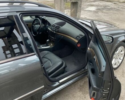 Серый Мерседес 320, объемом двигателя 3.2 л и пробегом 440 тыс. км за 6900 $, фото 5 на Automoto.ua