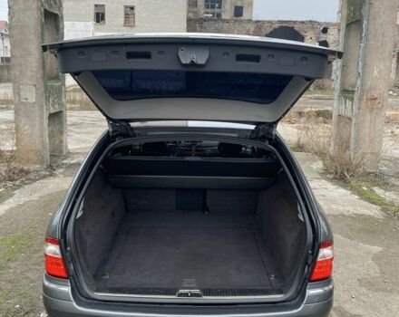 Серый Мерседес 320, объемом двигателя 3.2 л и пробегом 440 тыс. км за 6900 $, фото 11 на Automoto.ua