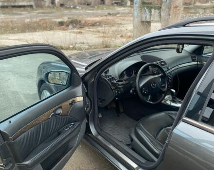 Серый Мерседес 320, объемом двигателя 3.2 л и пробегом 440 тыс. км за 6900 $, фото 13 на Automoto.ua