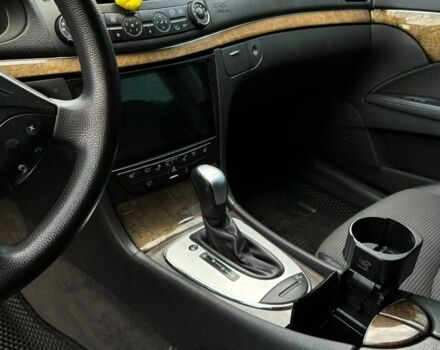 Серый Мерседес 320, объемом двигателя 3.2 л и пробегом 346 тыс. км за 7000 $, фото 4 на Automoto.ua