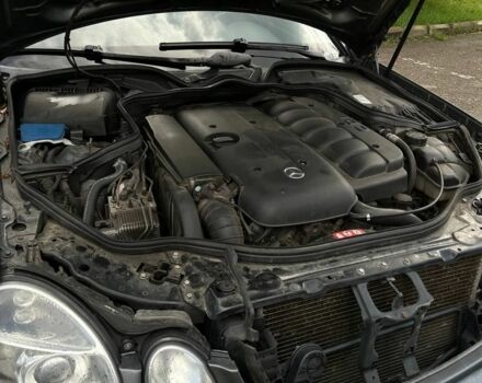 Серый Мерседес 320, объемом двигателя 3.2 л и пробегом 346 тыс. км за 7000 $, фото 7 на Automoto.ua