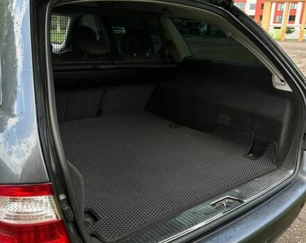 Серый Мерседес 320, объемом двигателя 3.2 л и пробегом 346 тыс. км за 7000 $, фото 5 на Automoto.ua