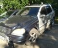 Серый Мерседес 320, объемом двигателя 3.2 л и пробегом 302 тыс. км за 4300 $, фото 1 на Automoto.ua