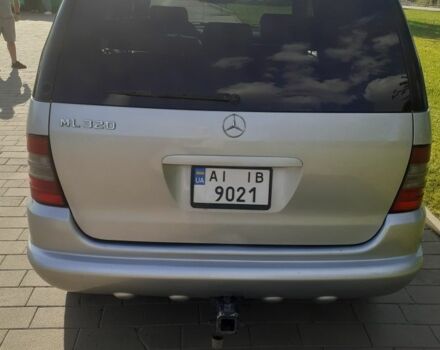 Серый Мерседес 320, объемом двигателя 3.2 л и пробегом 400 тыс. км за 5200 $, фото 2 на Automoto.ua