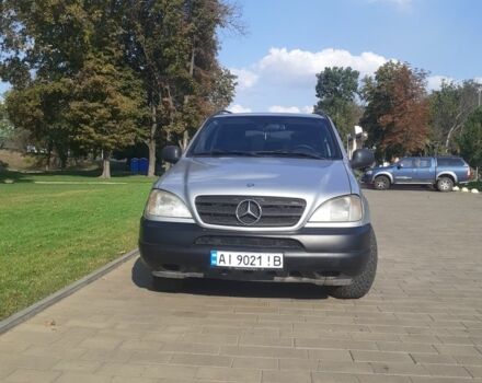 Серый Мерседес 320, объемом двигателя 3.2 л и пробегом 400 тыс. км за 5200 $, фото 4 на Automoto.ua