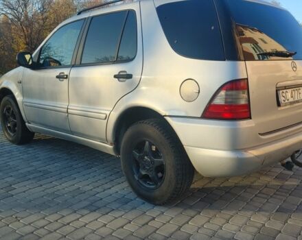 Серый Мерседес 320, объемом двигателя 3.2 л и пробегом 323 тыс. км за 3300 $, фото 6 на Automoto.ua