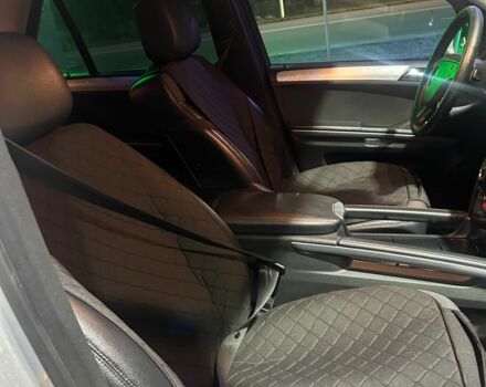 Сірий Мерседес 320, об'ємом двигуна 0 л та пробігом 300 тис. км за 6200 $, фото 7 на Automoto.ua