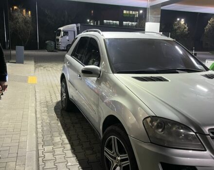 Сірий Мерседес 320, об'ємом двигуна 3 л та пробігом 315 тис. км за 10700 $, фото 2 на Automoto.ua