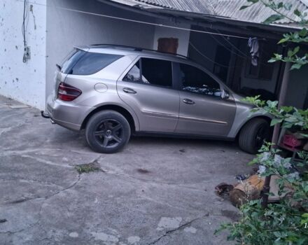 Серый Мерседес 320, объемом двигателя 3 л и пробегом 400 тыс. км за 6400 $, фото 2 на Automoto.ua