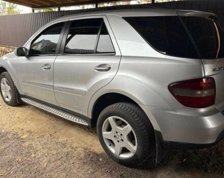 Сірий Мерседес 320, об'ємом двигуна 3 л та пробігом 261 тис. км за 15500 $, фото 4 на Automoto.ua