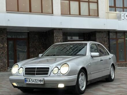 Серый Мерседес 320, объемом двигателя 3.2 л и пробегом 580 тыс. км за 3900 $, фото 1 на Automoto.ua