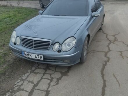 Серый Мерседес 320, объемом двигателя 3.2 л и пробегом 370 тыс. км за 2800 $, фото 1 на Automoto.ua