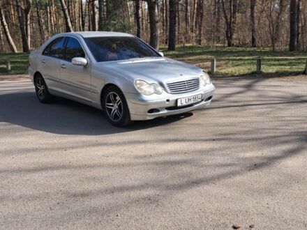 Серый Мерседес 320, объемом двигателя 0 л и пробегом 250 тыс. км за 1950 $, фото 1 на Automoto.ua