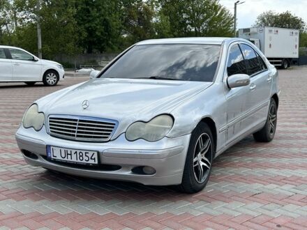 Мерседес 320 2003 у Белой Церкве на Automoto.ua Сірий Мерседес 320, об'ємом двигуна 3.2 л та пробігом 220 тис. км за 2250 $, фото 1 на Automoto.ua