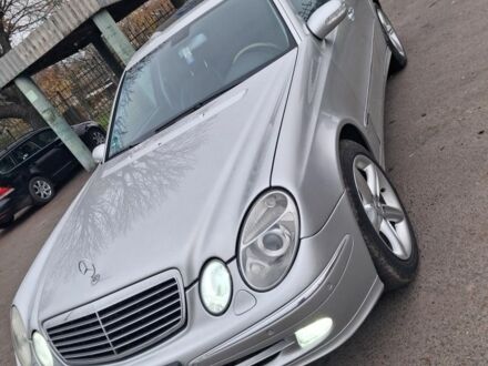 Серый Мерседес 320, объемом двигателя 3.2 л и пробегом 350 тыс. км за 7900 $, фото 1 на Automoto.ua