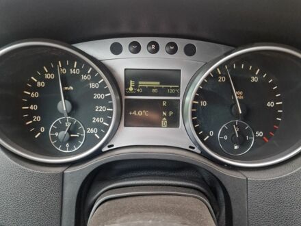 Мерседес 320 2006 в Славянске на Automoto.ua Серый Мерседес 320, объемом двигателя 3 л и пробегом 400 тыс. км за 6400 $, фото 1 на Automoto.ua