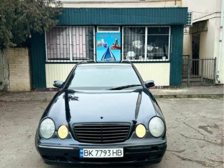 Сірий Мерседес 320, об'ємом двигуна 2.2 л та пробігом 320 тис. км за 2550 $, фото 1 на Automoto.ua