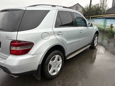 Сірий Мерседес 320, об'ємом двигуна 3 л та пробігом 261 тис. км за 15500 $, фото 1 на Automoto.ua