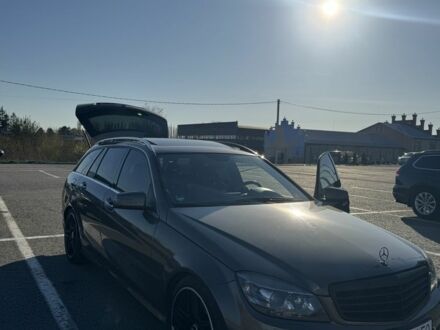 Мерседес 320 2009 у Чернівцях на Automoto.ua Сірий Мерседес 320, об'ємом двигуна 3 л та пробігом 230 тис. км за 12000 $, фото 1 на Automoto.ua