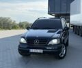 Синий Мерседес 320, объемом двигателя 3.2 л и пробегом 359 тыс. км за 5999 $, фото 1 на Automoto.ua