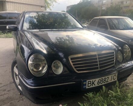 Синій Мерседес 320, об'ємом двигуна 2.8 л та пробігом 218 тис. км за 2643 $, фото 8 на Automoto.ua